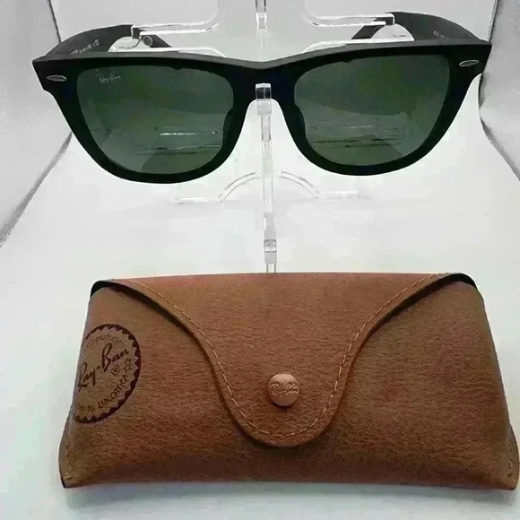 Ray-Ban Other - Ray-Ban Wayfarer Unisex Classic Sunglasses - Black